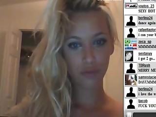 Very hot sexy blonde teen on webcam